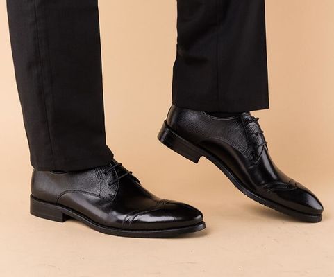 Calzature da uomo in pelle originale fatte a mano, calzature da sposa o da festa.