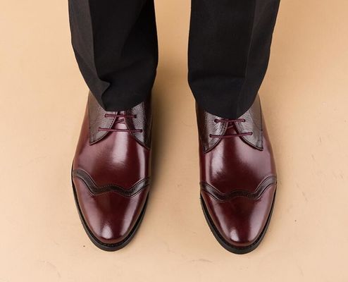 Calzature da uomo in pelle originale fatte a mano, calzature da sposa o da festa.