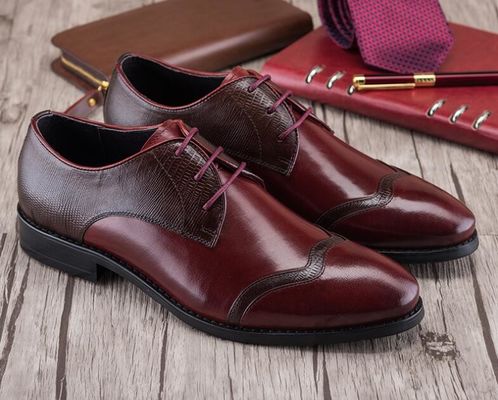 Calzature da uomo in pelle originale fatte a mano, calzature da sposa o da festa.