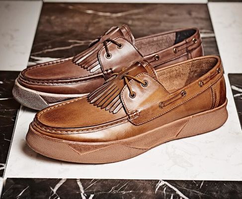 Retro Casual Uomo Scarpe Piatte Uomo Custom Pelle da guida Loafers Con Tassels