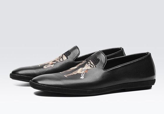 Loafers di pelle piatta e morbida dipinti a mano, stampati, per uomo, con disegni