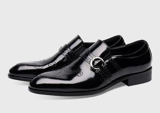 Calzature da uomo confortevoli, artigianali, di colore nero, con cinghia da monaco