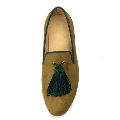 Giallo Uomo Velvet Loafers Calzature personalizzate Loafers in pelle a punta