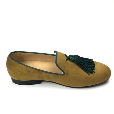 Giallo Uomo Velvet Loafers Calzature personalizzate Loafers in pelle a punta
