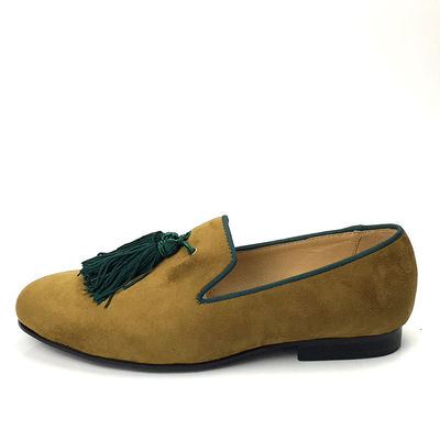 Giallo Uomo Velvet Loafers Calzature personalizzate Loafers in pelle a punta