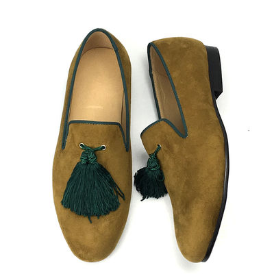 Giallo Uomo Velvet Loafers Calzature personalizzate Loafers in pelle a punta