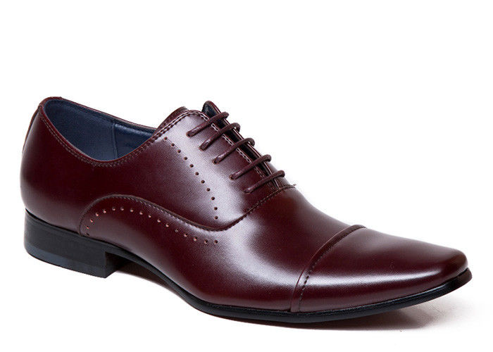 Calzature da uomo in taglia normale con punta, scarpe da uomo, scarpe da adulto marrone con pizzi.