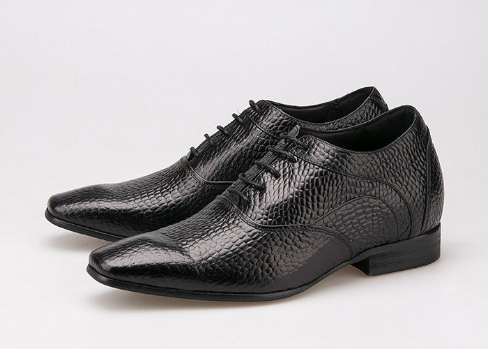 Scarpe da ascensore da 7 centimetri, dita taglienti, scarpe da Oxford in pelle nera.