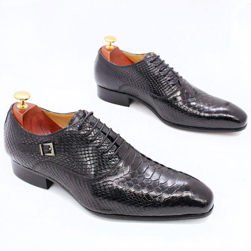 Scarpe da cuoio da uomo con tacco basso, scarpe da uomo con punta, scarpe da vestire con disegno di serpente falso