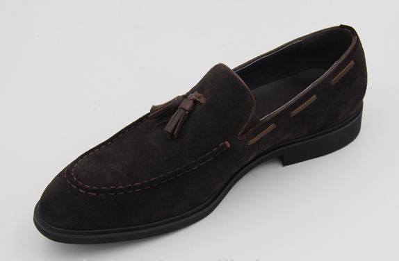 Calzature da cuoio di velluto da vacca morbida in stile italiano di marca personalizzata
