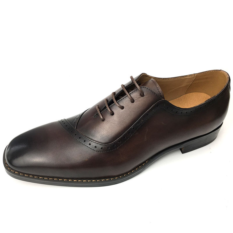 Stile britannico Scarpe da uomo a punta / scarpe casual a pizzo colore marrone